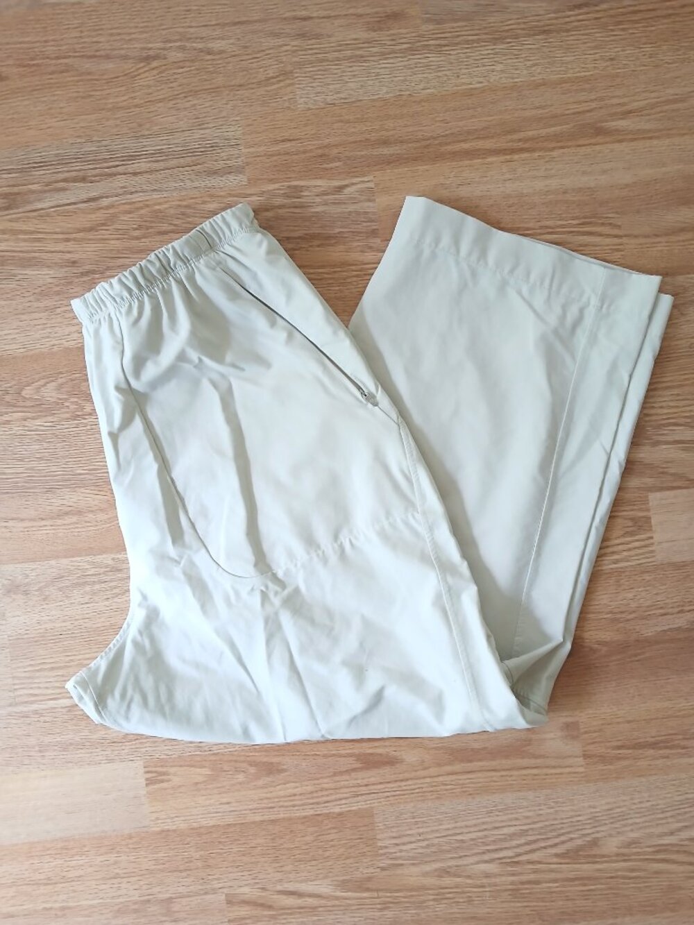 Lululemon Lightweight Mid Rise Barrel Leg Cropped Pant in Bone Size 10 - Picture 3 of 9